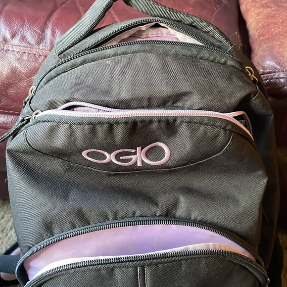 OGIO Pink & Black backpack adjustable straps Melrose protective laptop storage - Picture 5 of 10